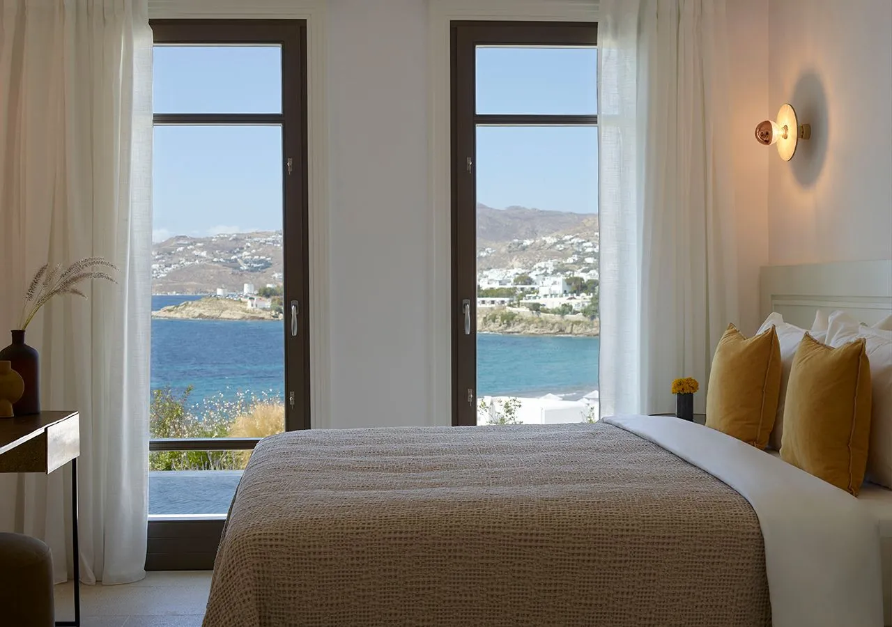 Lounge Suite Sea View with Private heated plunge Pool