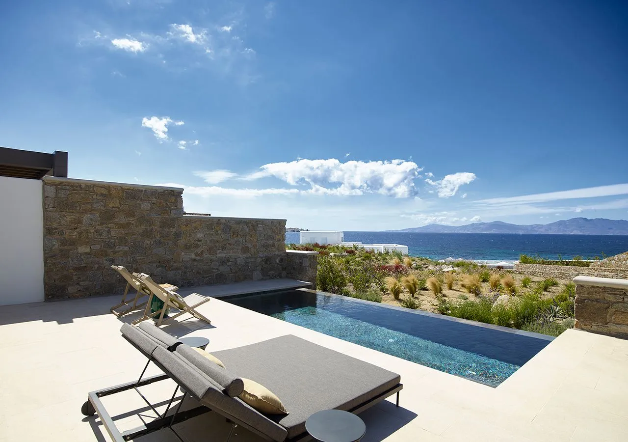 One Bedroom Suite Sea View with Private heated Pool