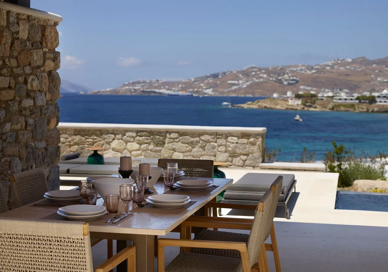 Three Bedroom Villa Sea View with Private heated Pool