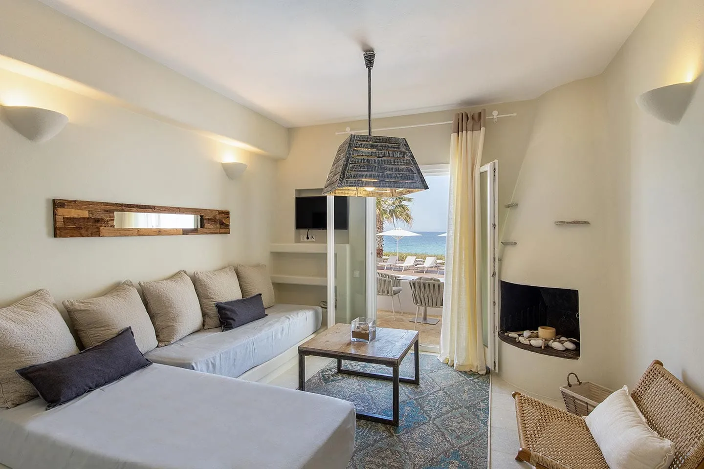 Seafront Superior  Deluxe Suite (5 pax)