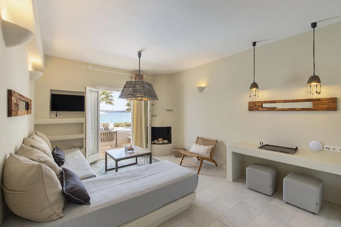 Seafront Superior  Deluxe Suite (5 pax)