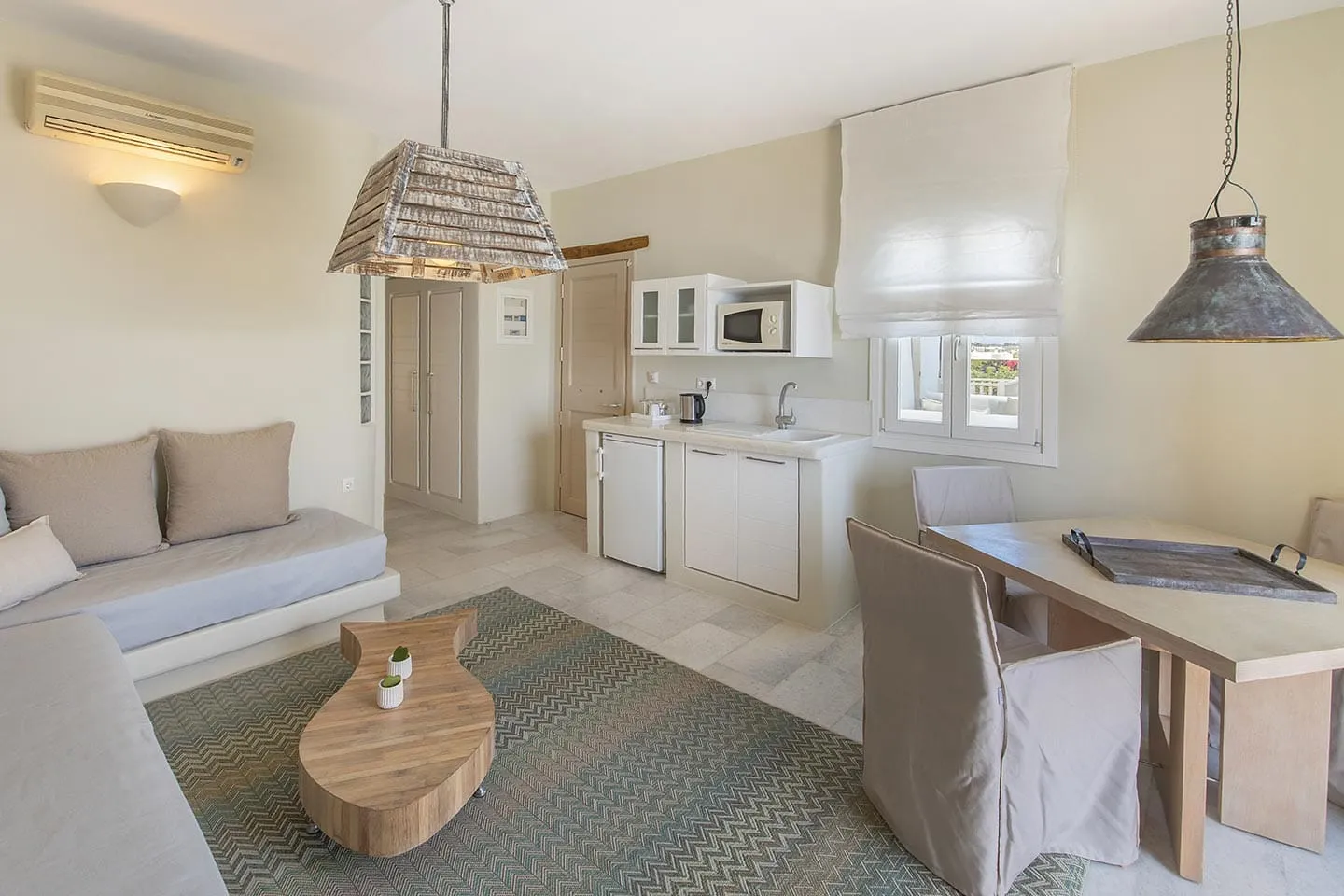 Seafront Superior Deluxe Suite (4 pax)