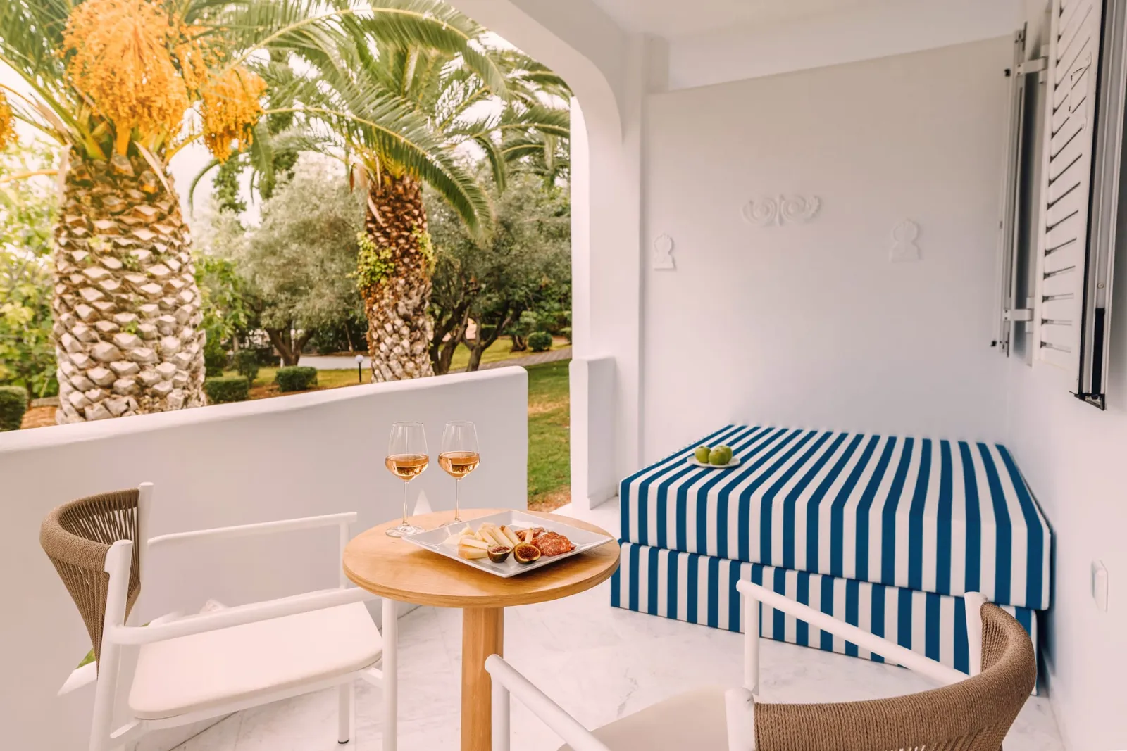 Deluxe Garden View Room