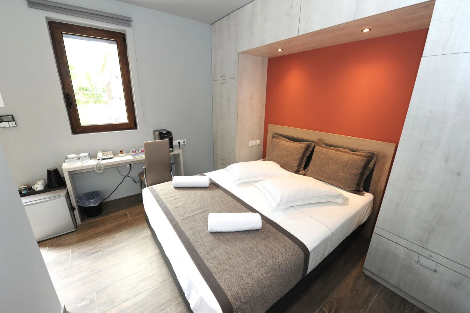 Deluxe Room Queen Bed
