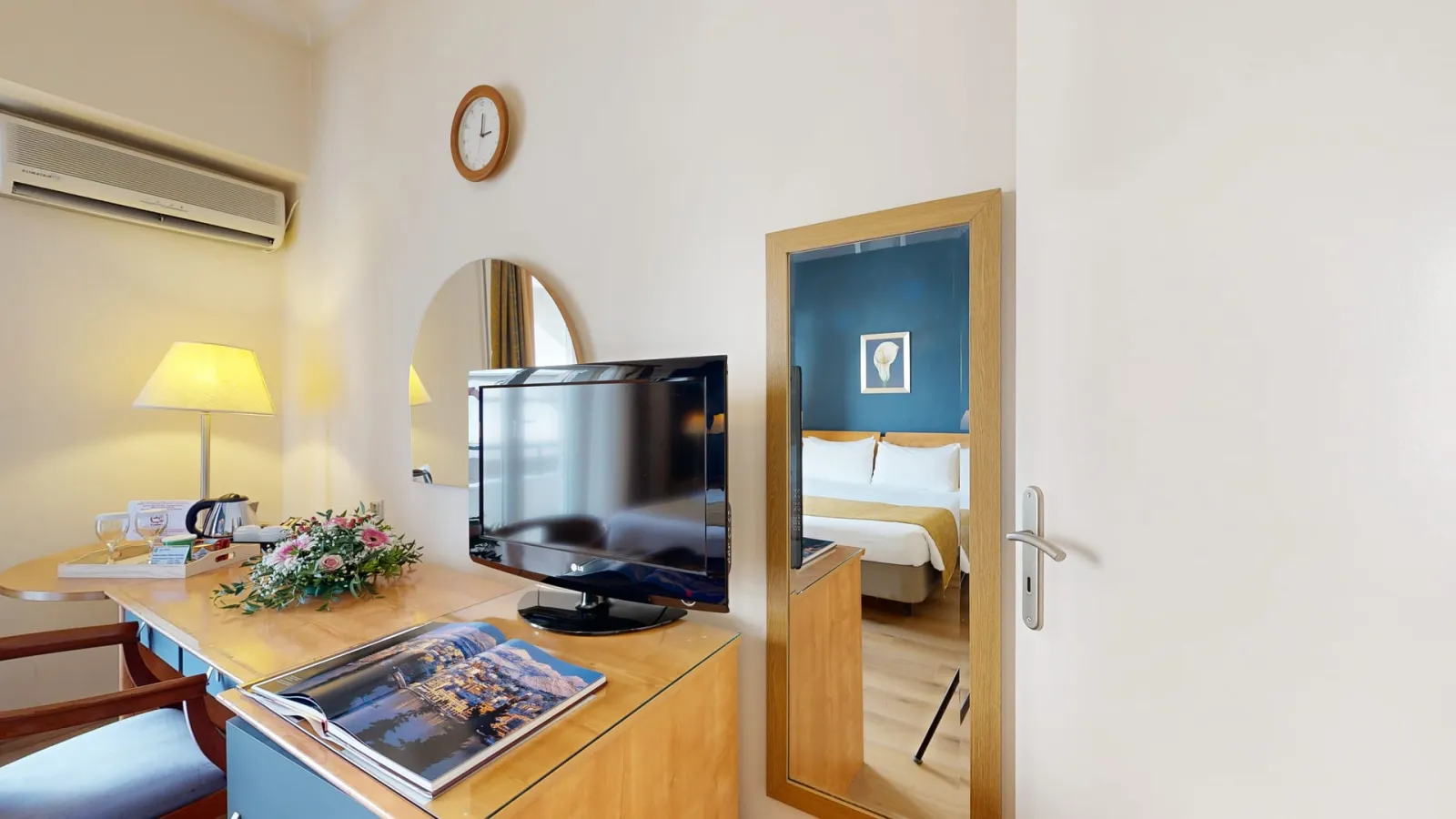 Classic Double Room (Queen Bed)