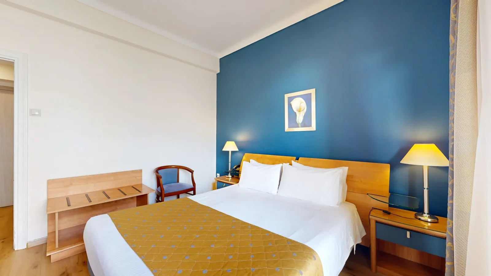 Classic Double Room (Queen Bed)
