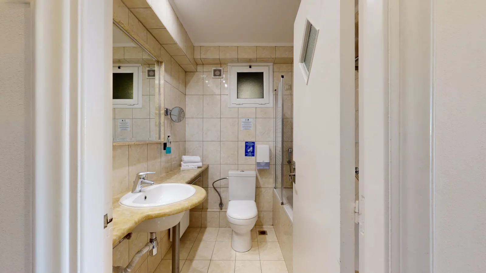 Classic Twin Room (with sea view)