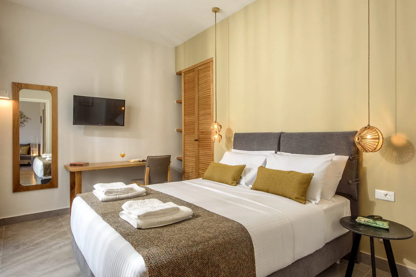 One Bedroom Apartment Shared Pool Limited Sea View