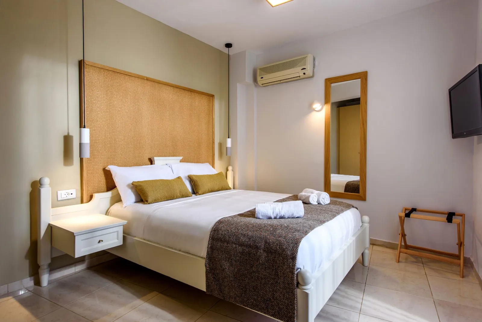 Two Bedroom Apartment Limited Sea View