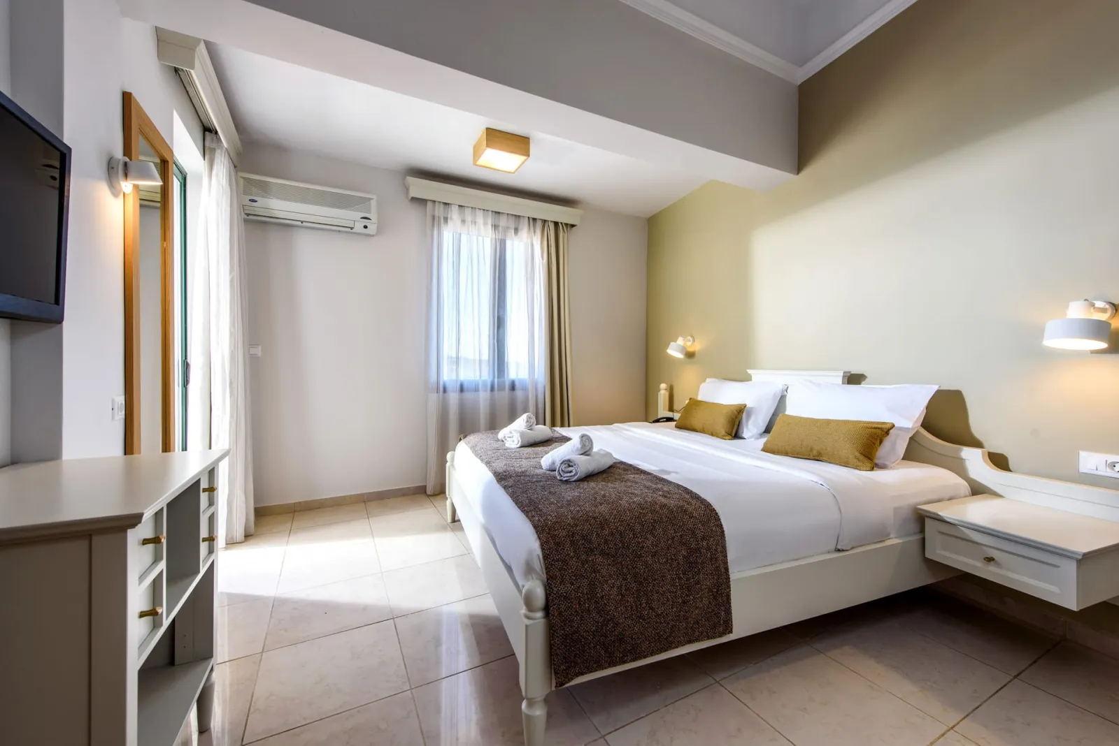 Two Bedroom Apartment Limited Sea View