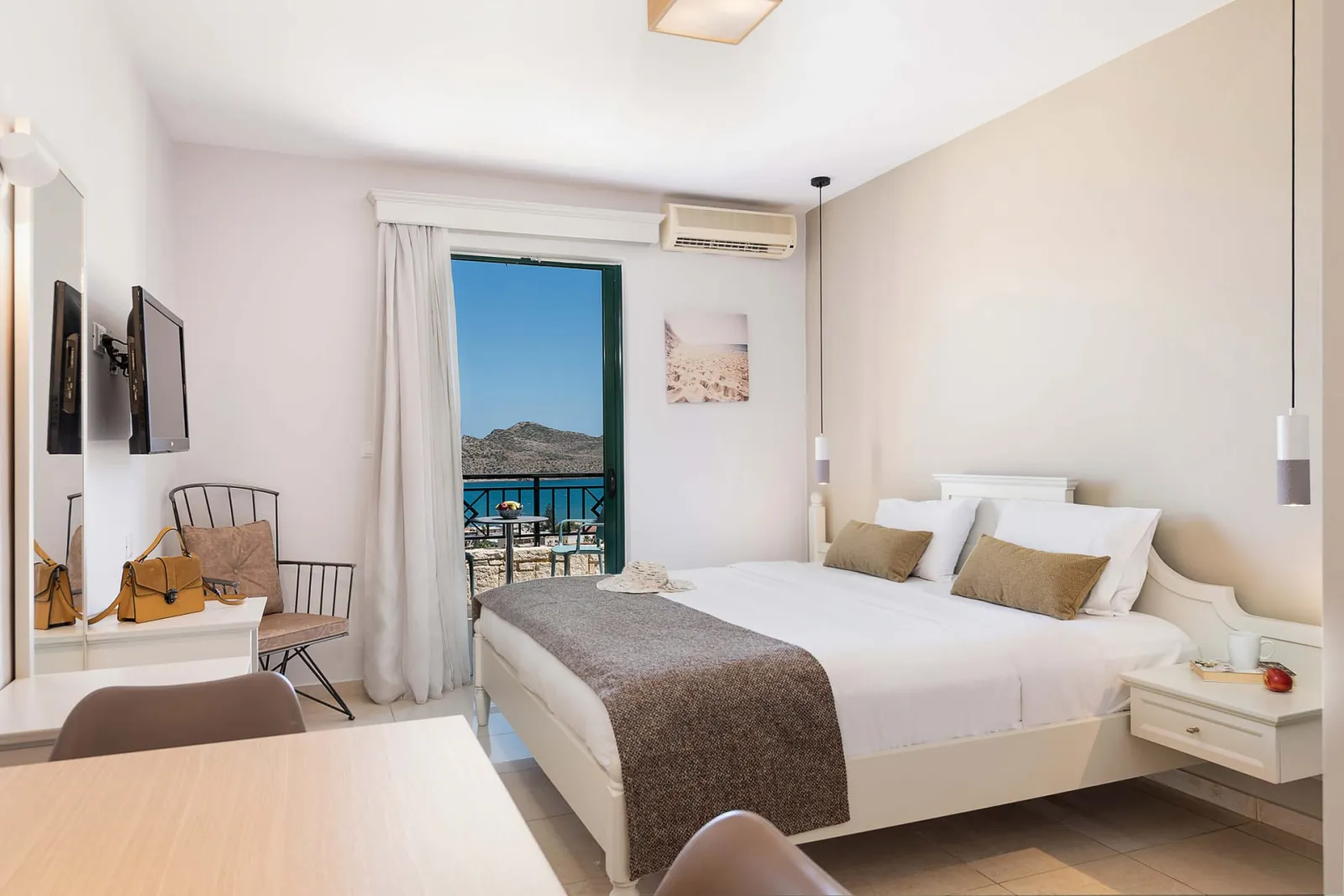 Studio Limited Sea View
