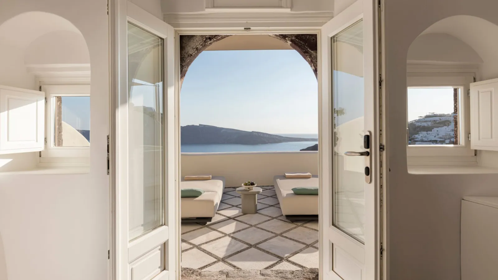 River Pool Suite Caldera Sea View
