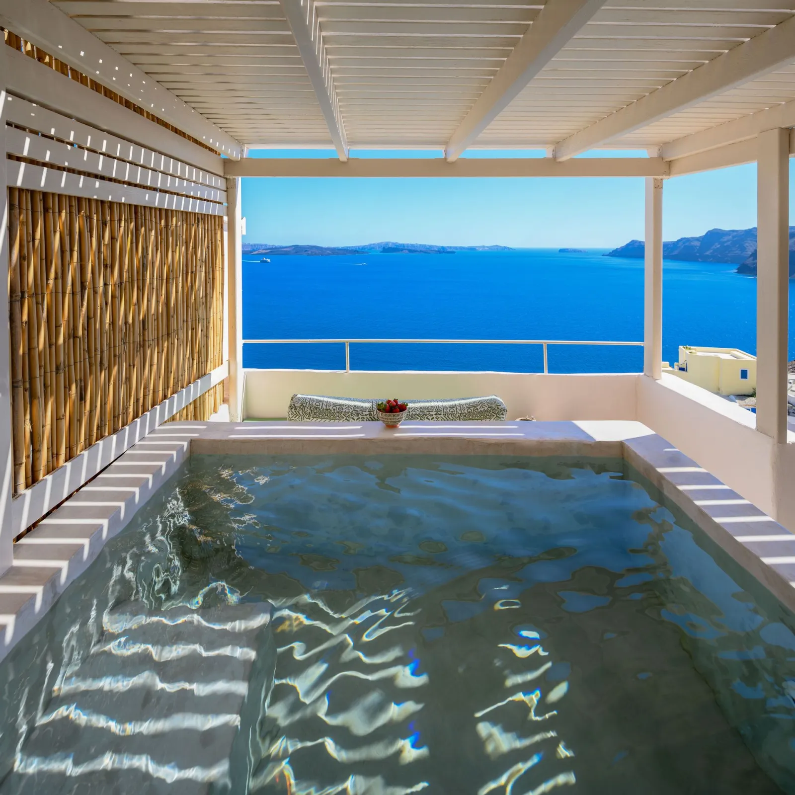 Aether Suite with outdoor Jacuzzi and Caldera view