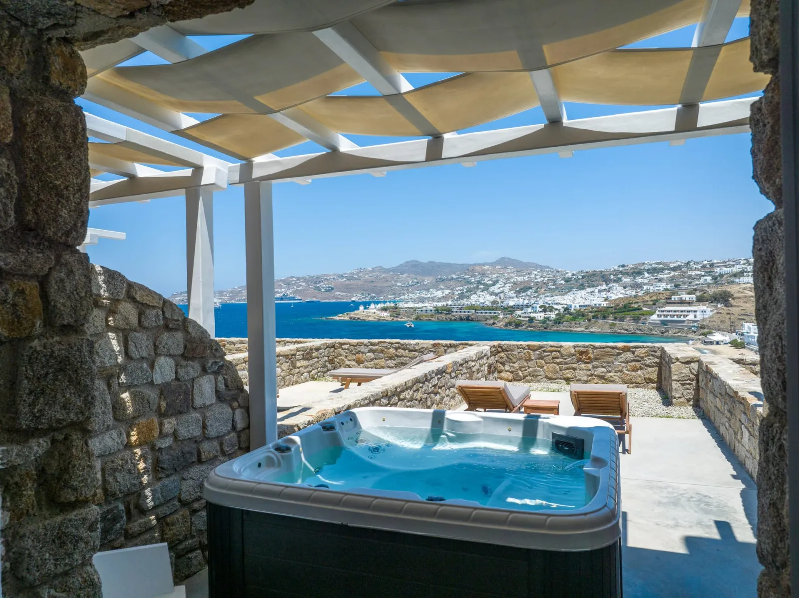 Sea View Residence Jetted Tub