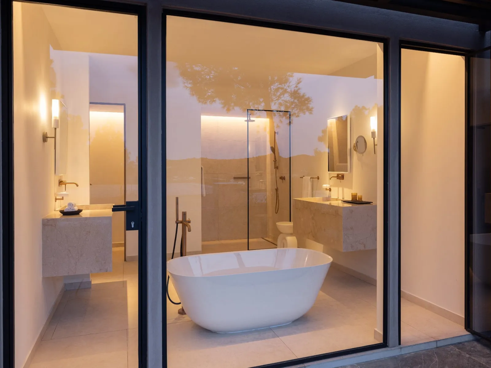 Swim-Up Junior Suite
