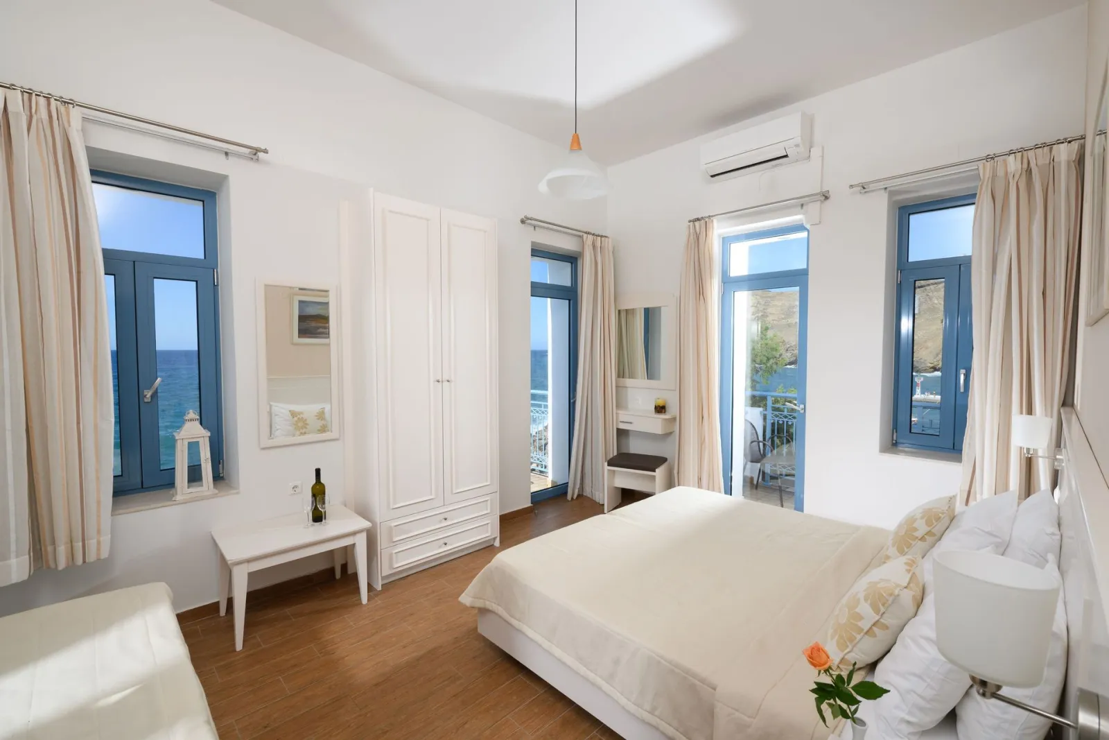 Captain's Grand Suite 3 Bedroom with Sea-View