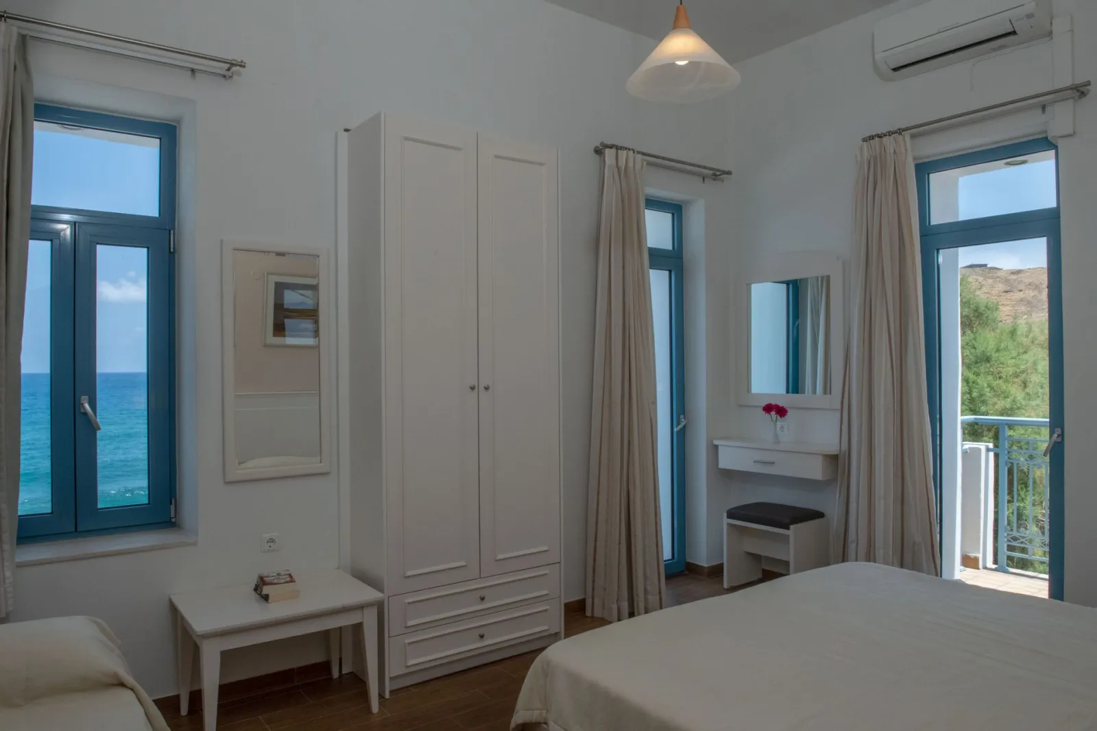 Captain's Grand Suite 3 Bedroom with Sea-View