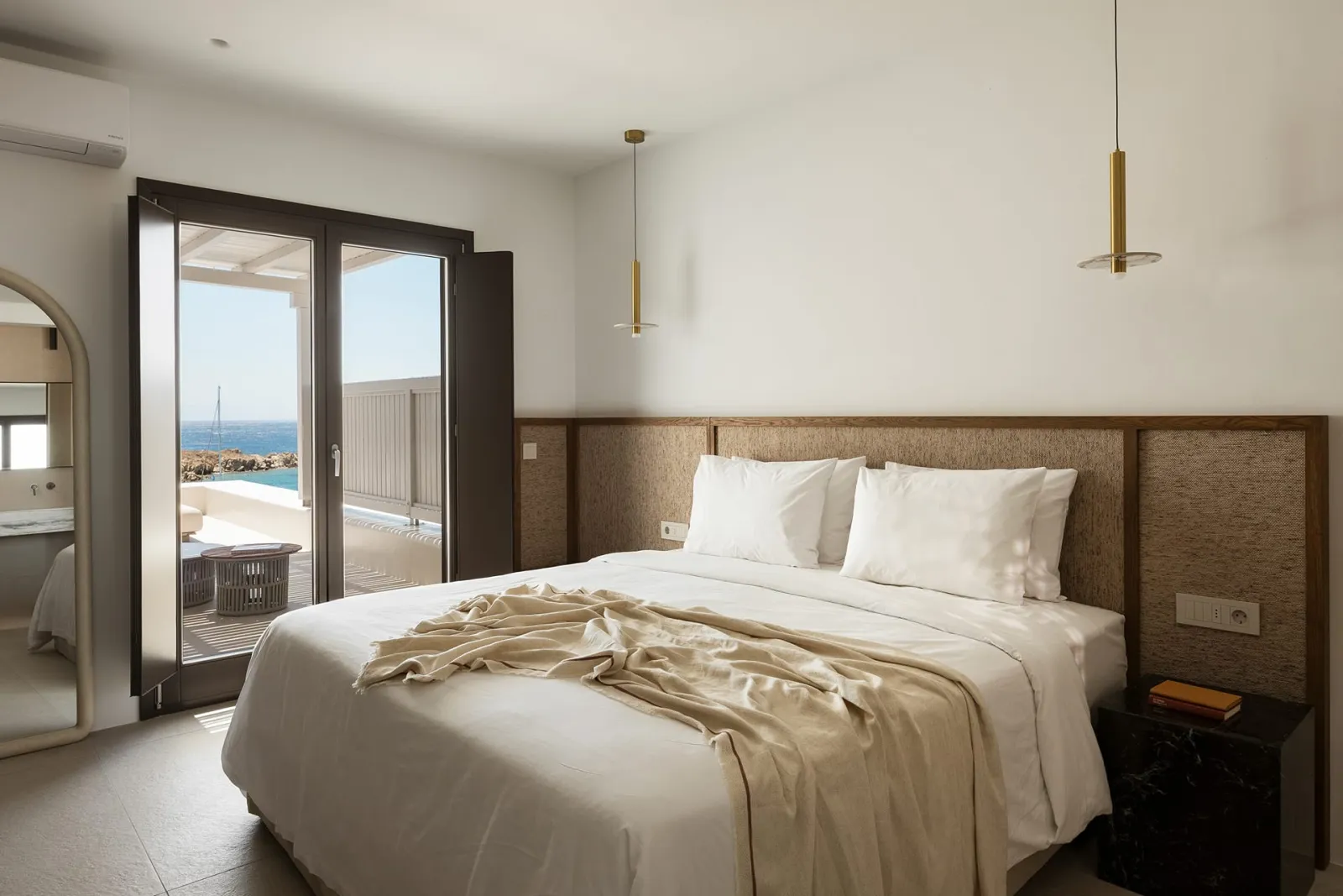 Junior Seaview Jacuzzi Suite