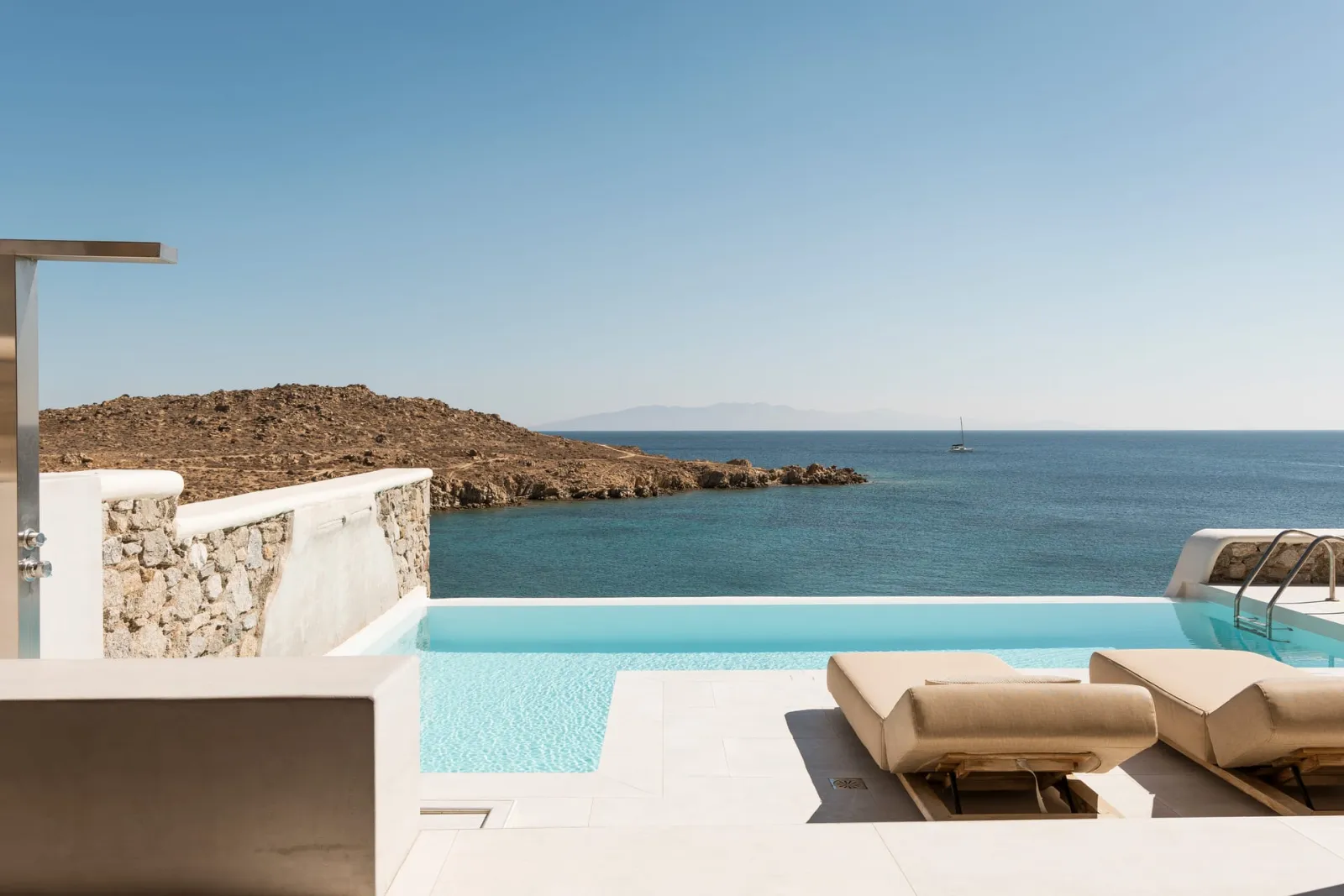 Su Casa Beachfront Infinity Pool - 2 Bedroom Villa