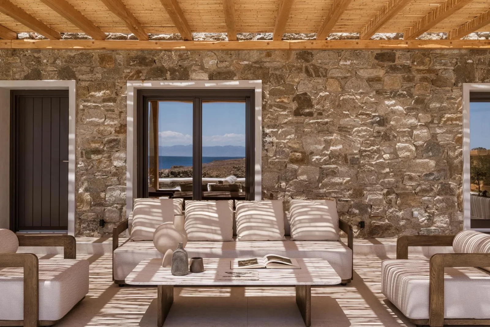 Royal Beachfront Infinity Pool - 2 Bedroom Villa