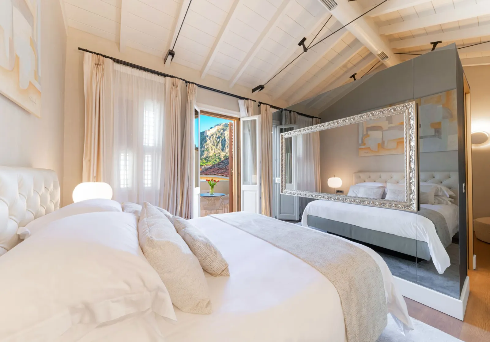 Deluxe Queen Suite