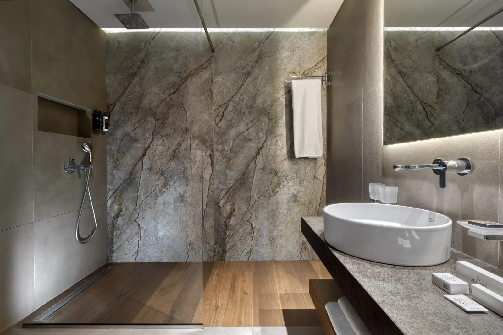 Aquamarine Suite Mountain View with Plunge Pool