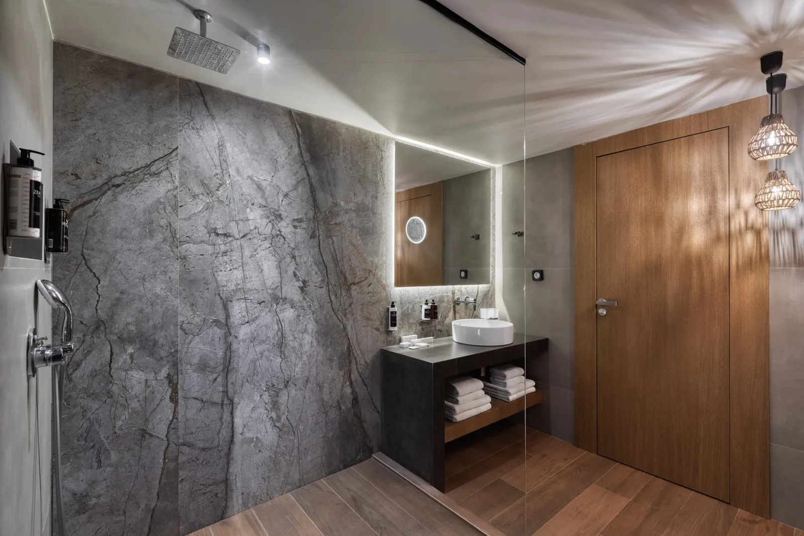 Black Pearl Maisonette Mountain View with Plunge Pool