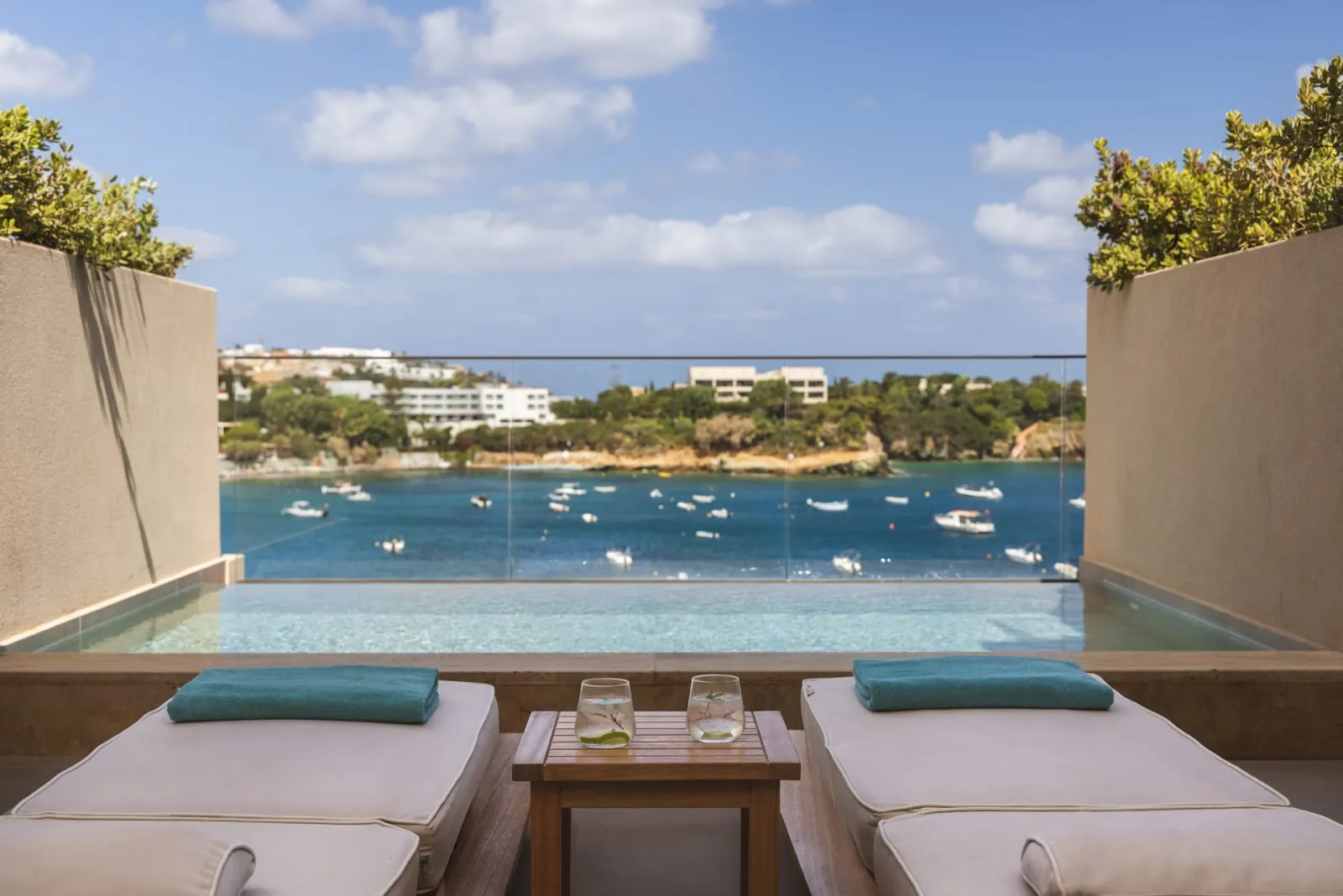 Diamond Ambassador Suite Sea View with Plunge Pool