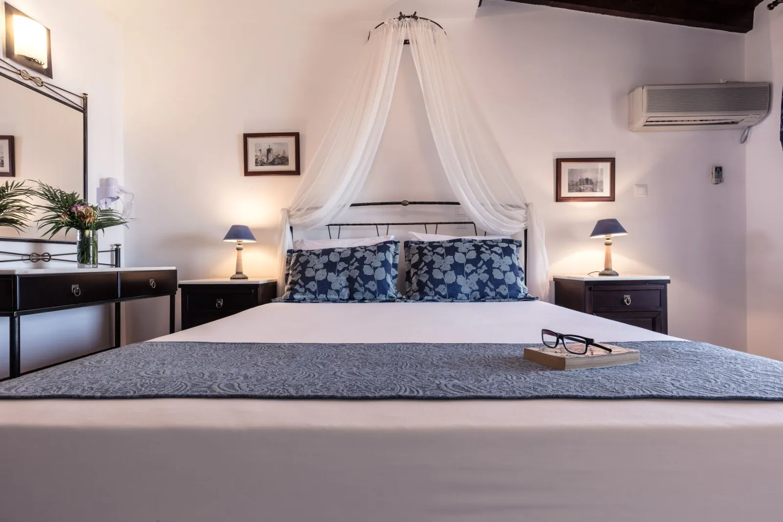 Standard Double Room with Partial Sea View