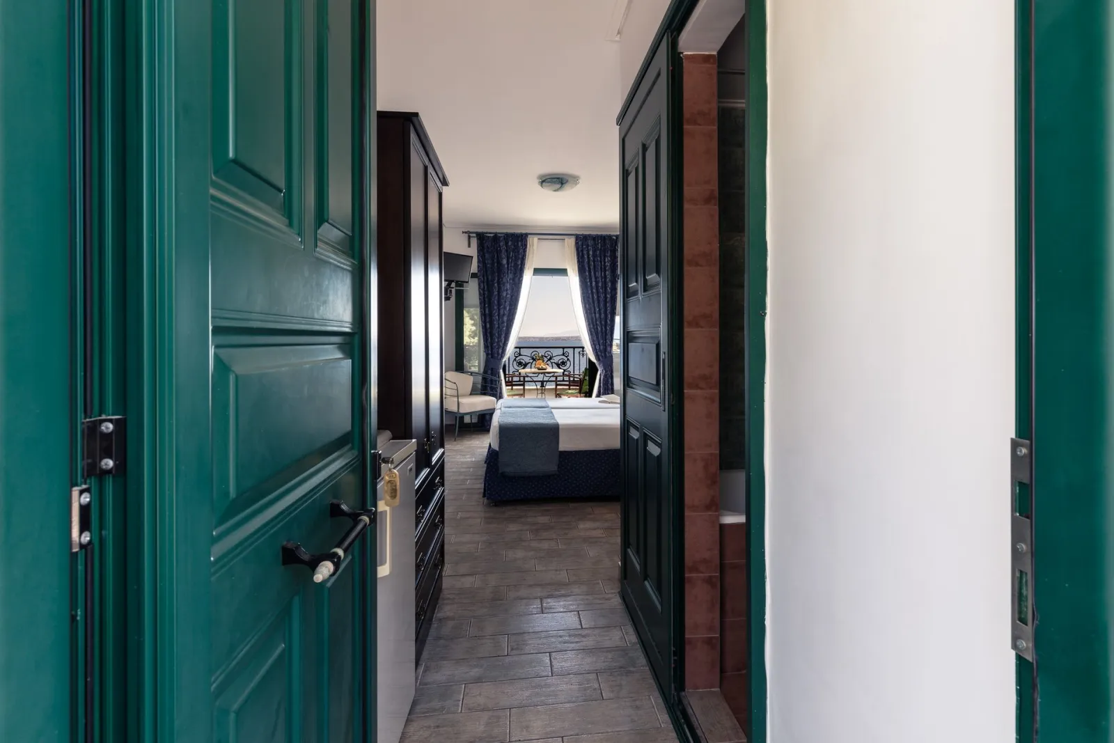 Standard Double Room with Partial Sea View