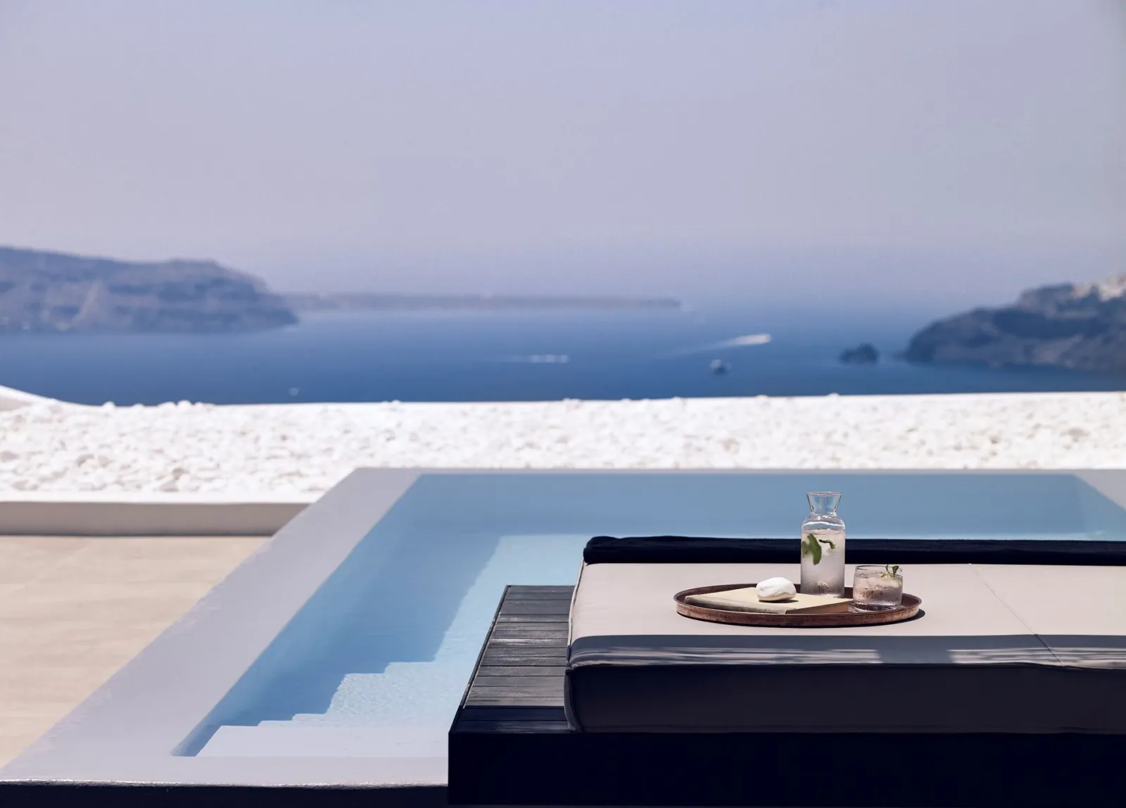 Cavo Tagoo Suite with Pool and Caldera Sunset View