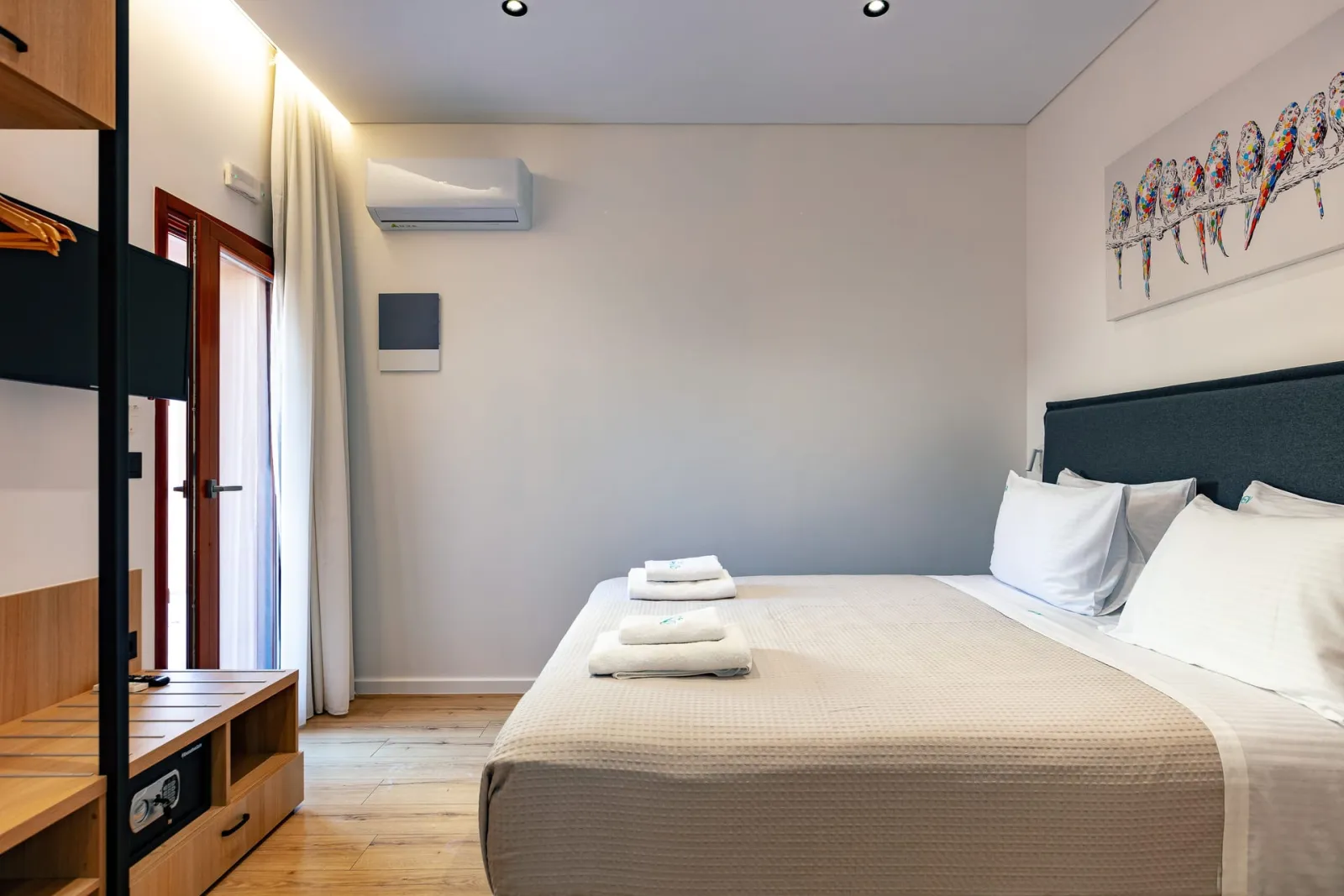 Superior Studio with Terrace &amp; Open-Plan Bathtub