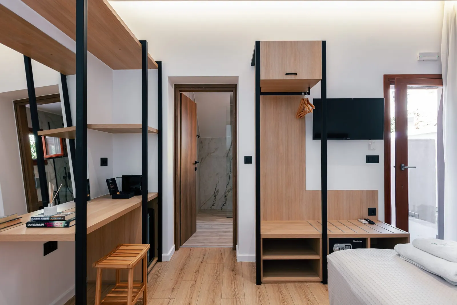 Superior Studio with Terrace &amp; Open-Plan Bathtub