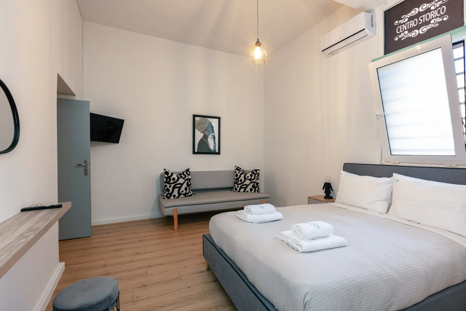 Superior Two Bedroom Apartment with Old Town View