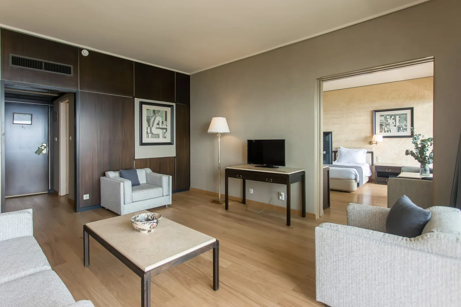 One Bedroom Suite Sea / Mouse Island View