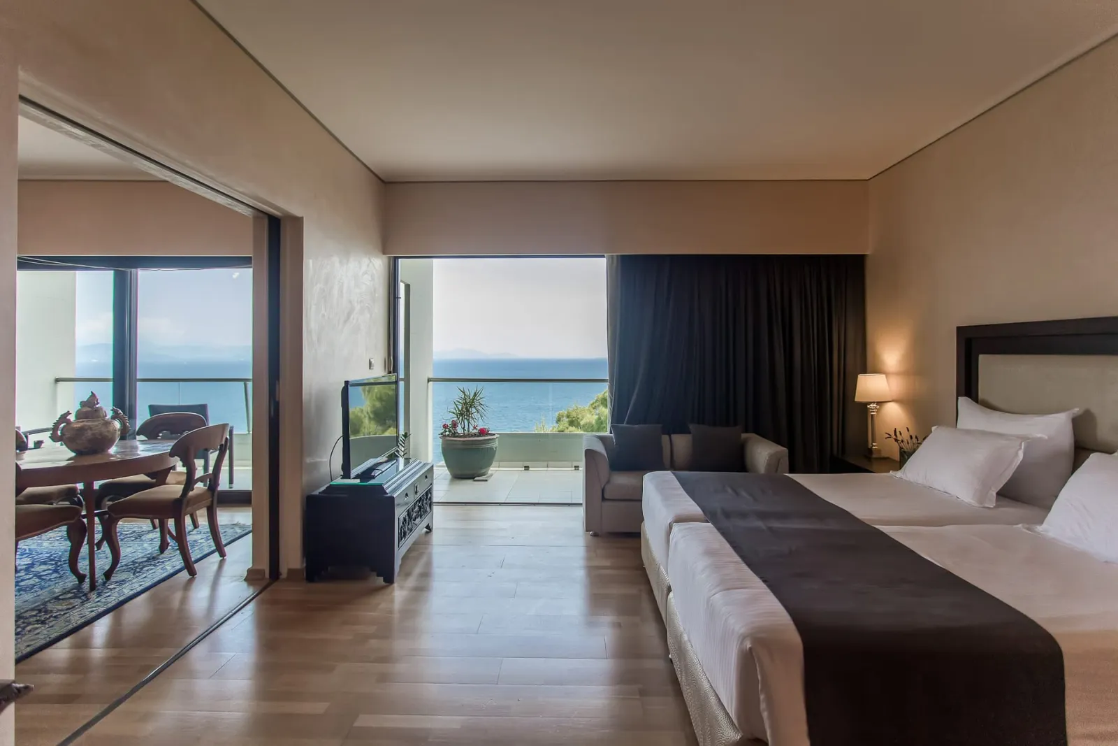 Presidential Suite Sea / Mouse Island View