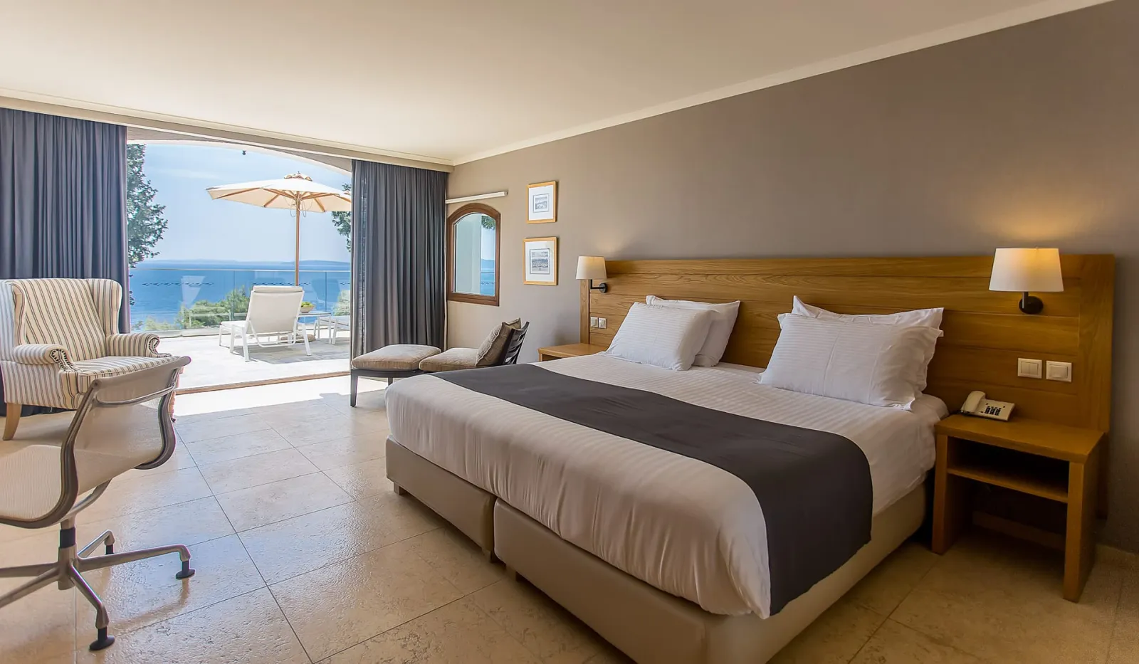 Deluxe Family Bungalow with Private Pool Sea & Mouse Island View