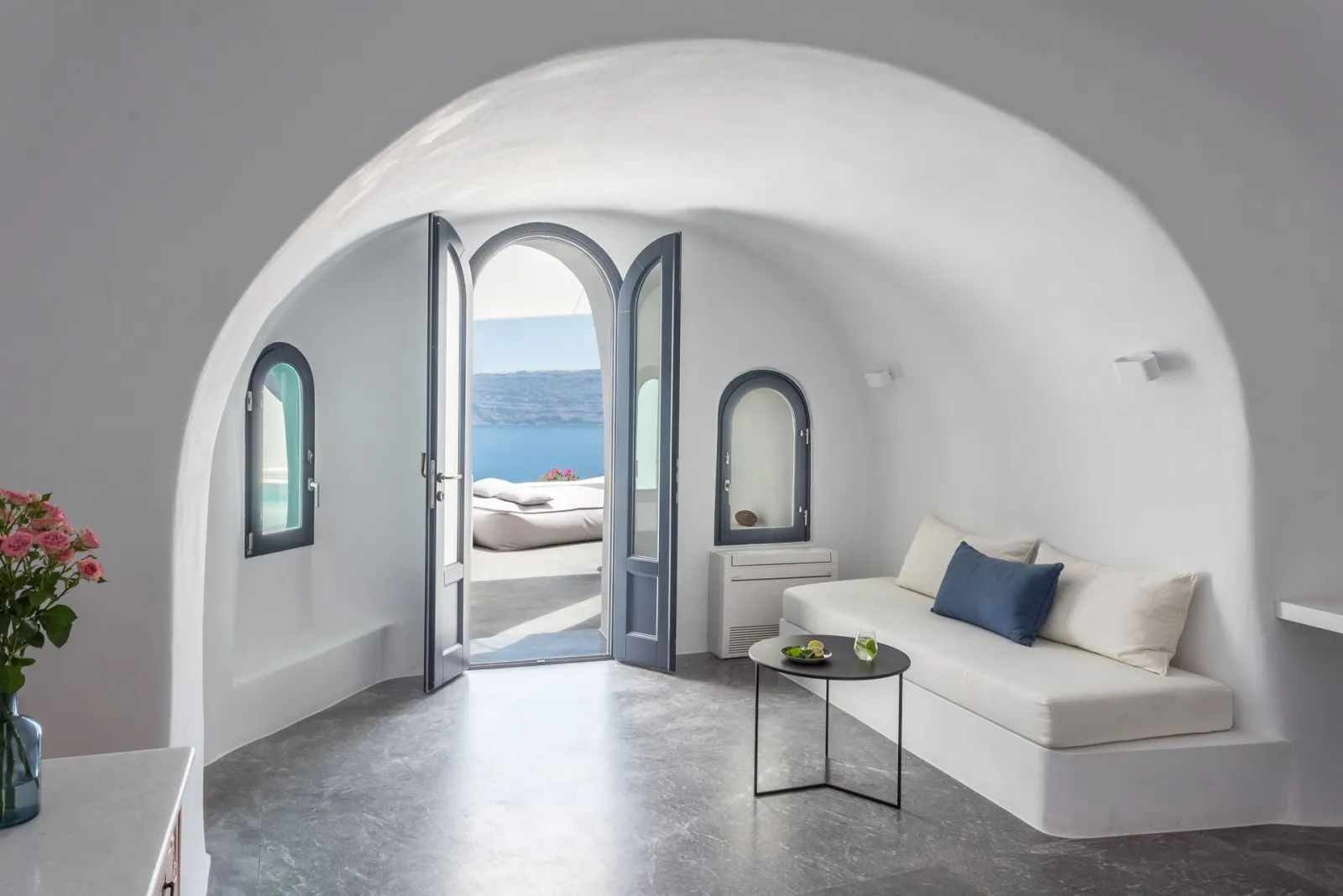 Artist’s Suite with Plunge Pool | Caldera View
