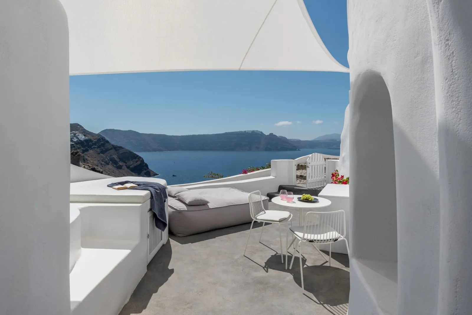 Artist’s Suite with Plunge Pool | Caldera View