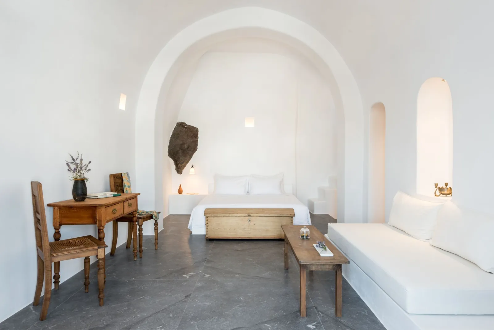 Elegant Suite with Plunge Pool | Caldera View