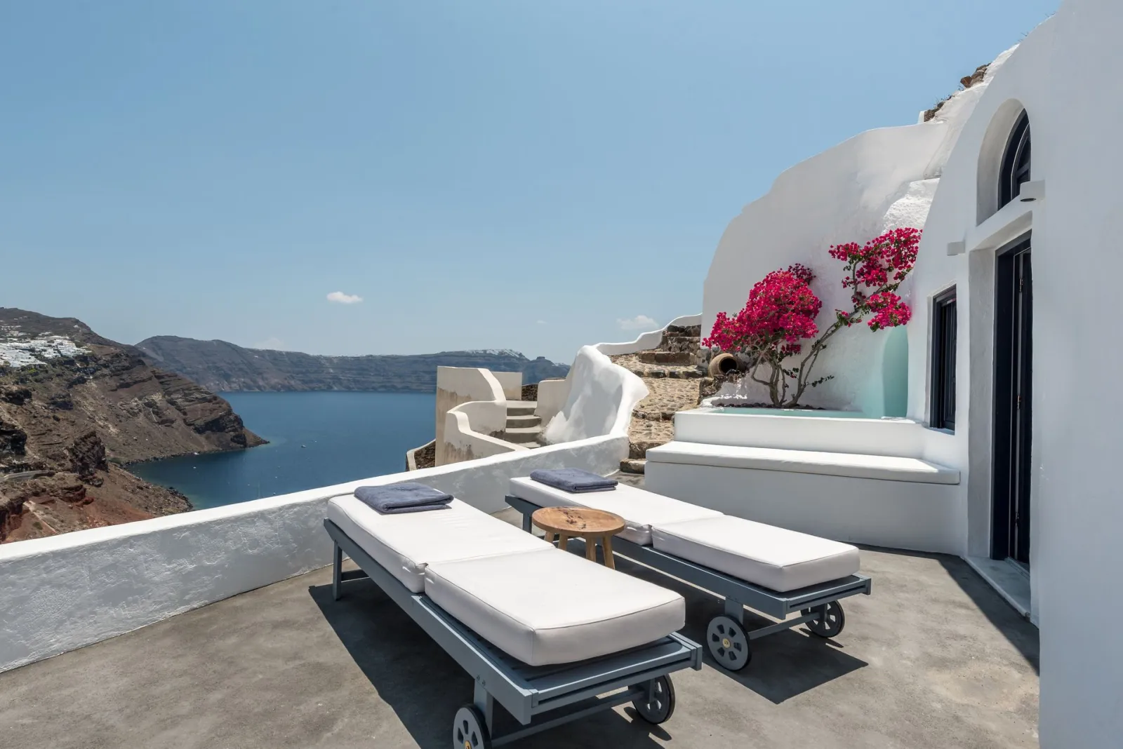 Swallows'Nest Suite with Plunge Pool | Caldera View