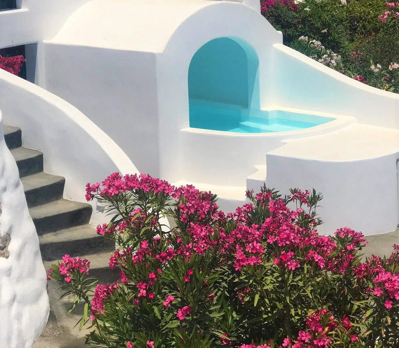 Honeymoon Suite with Plunge Pool | Caldera View