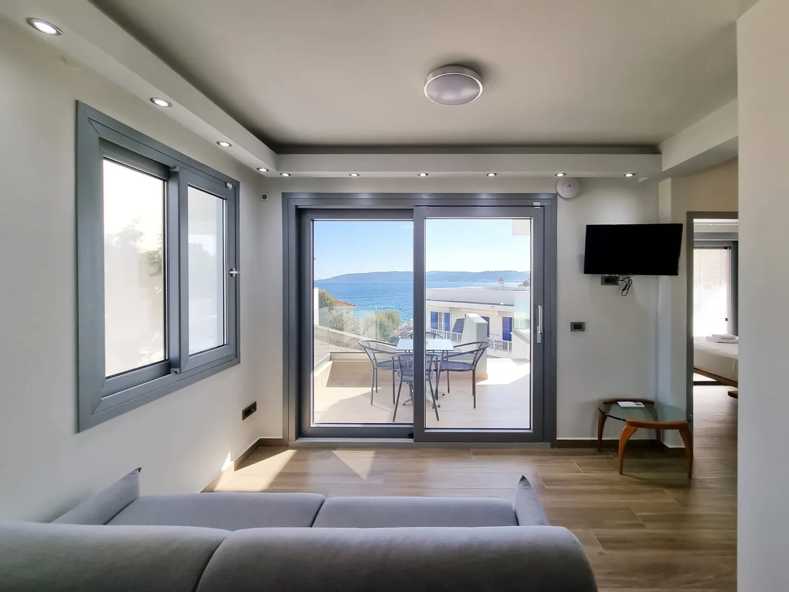 EXECUTIVE SEA VIEW