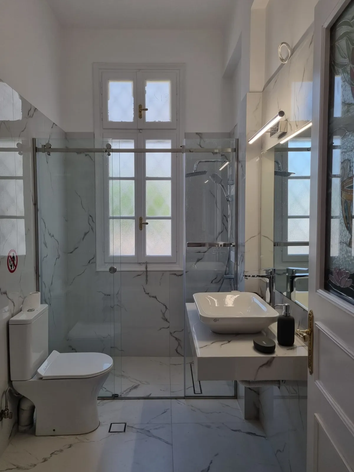 Hall Apartment 1