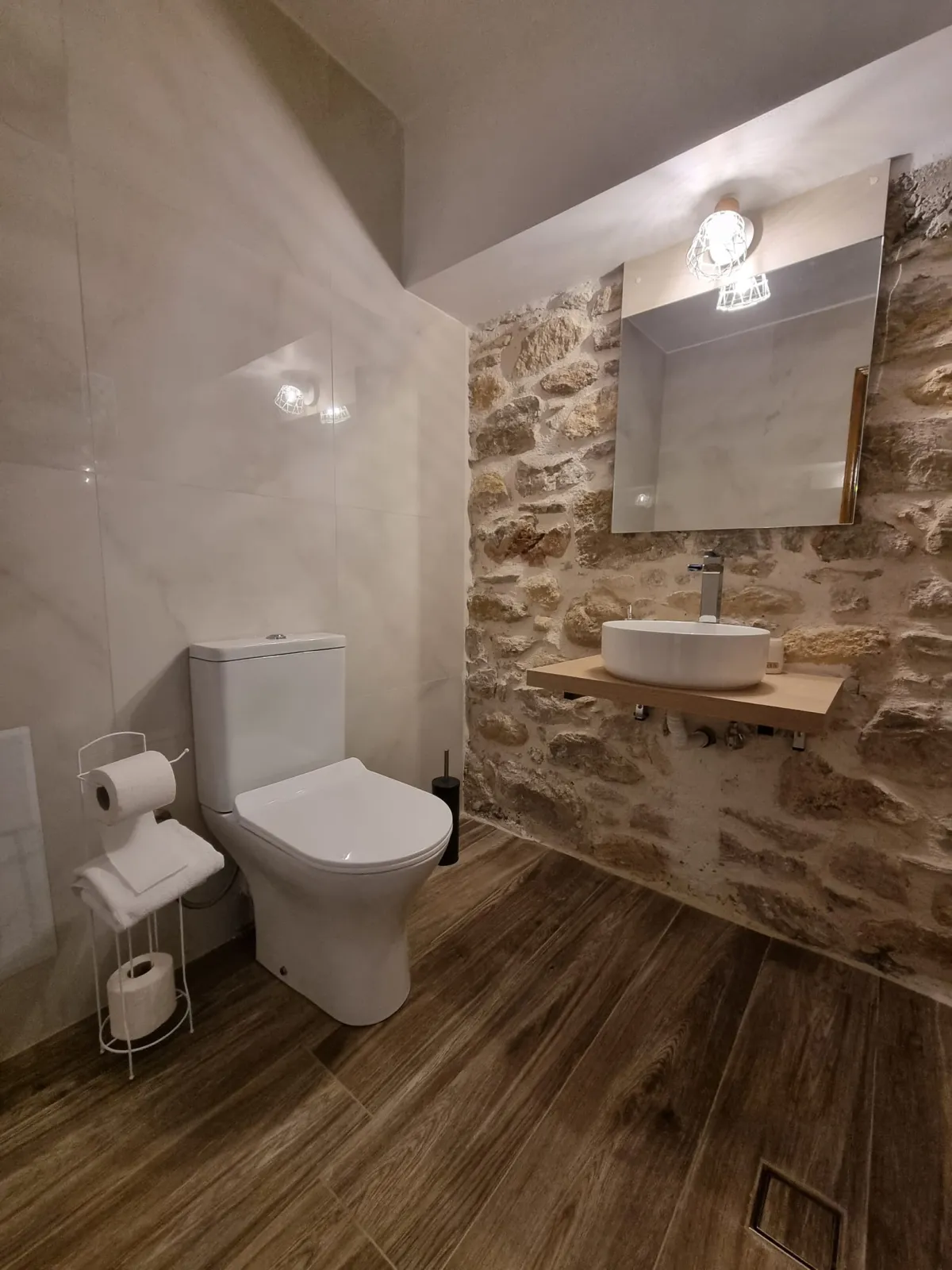 Hall Apartment 4