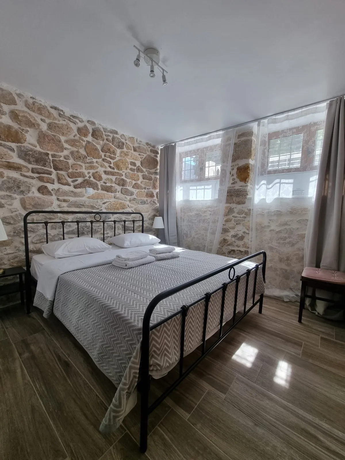 Hall Apartment 4