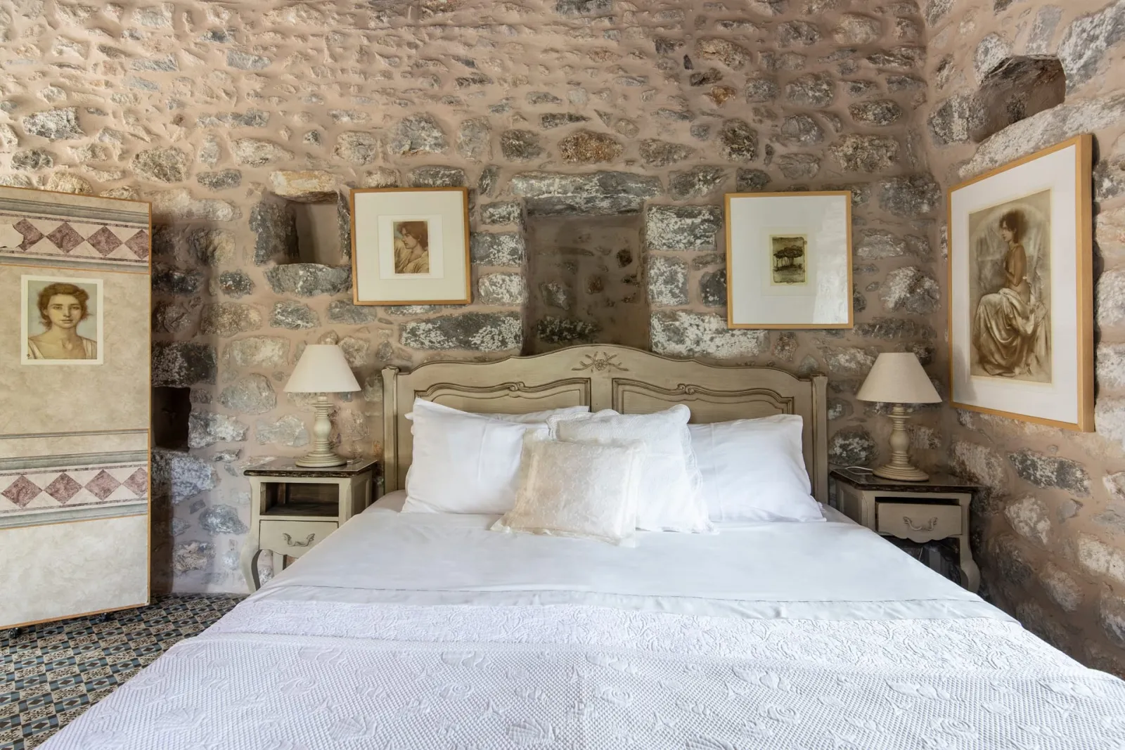 Mulberry  Double Bedroom  | Private Swimming Pool