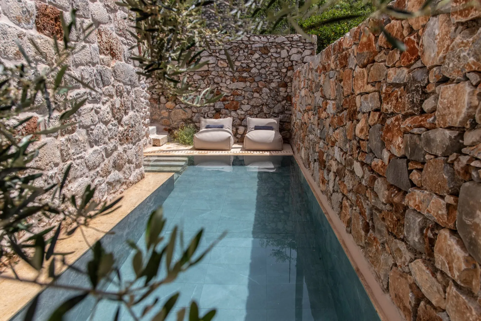 Mulberry two levels / Shared Swimming Pool