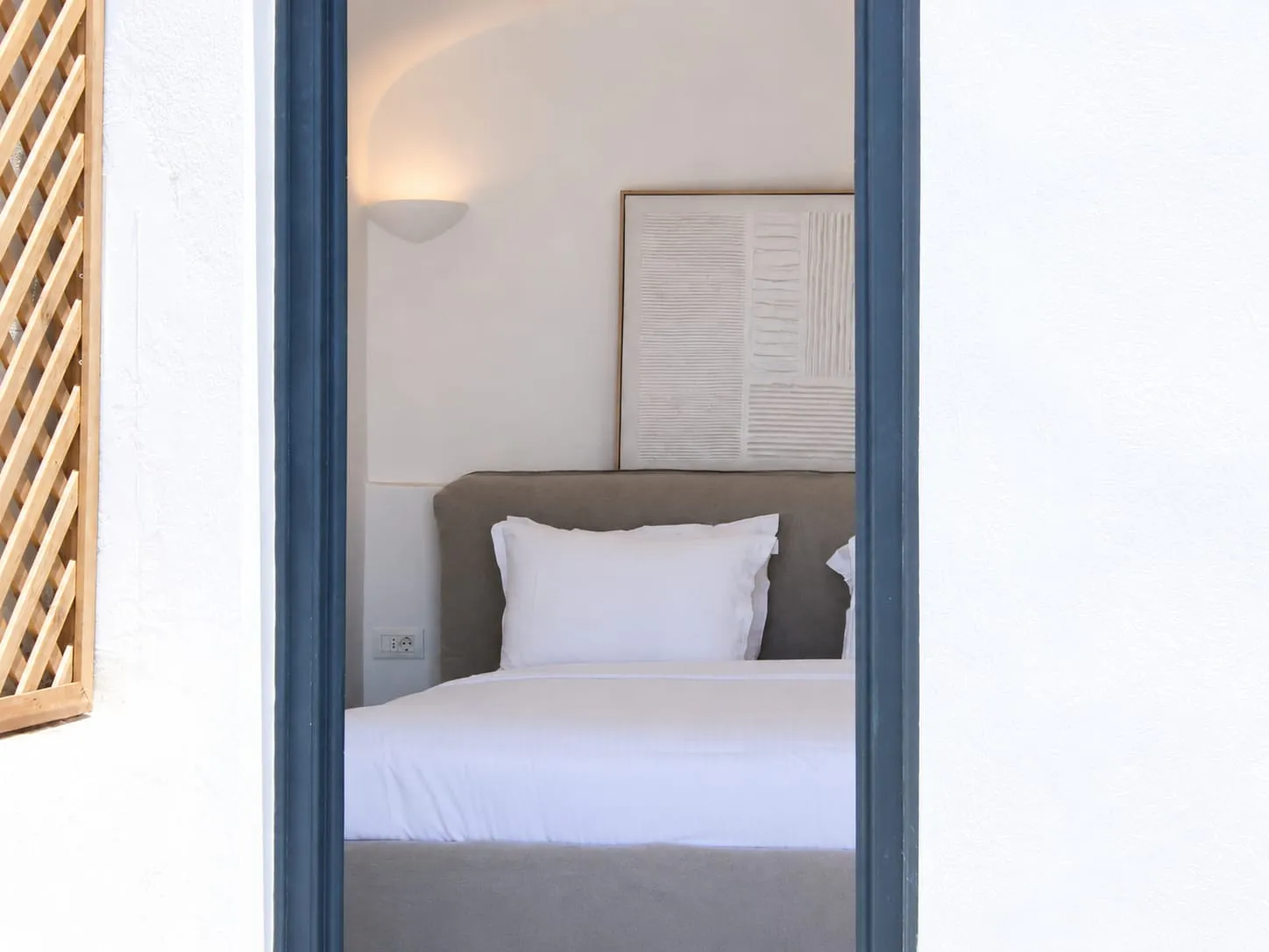 Standard Cave Suite Sea View