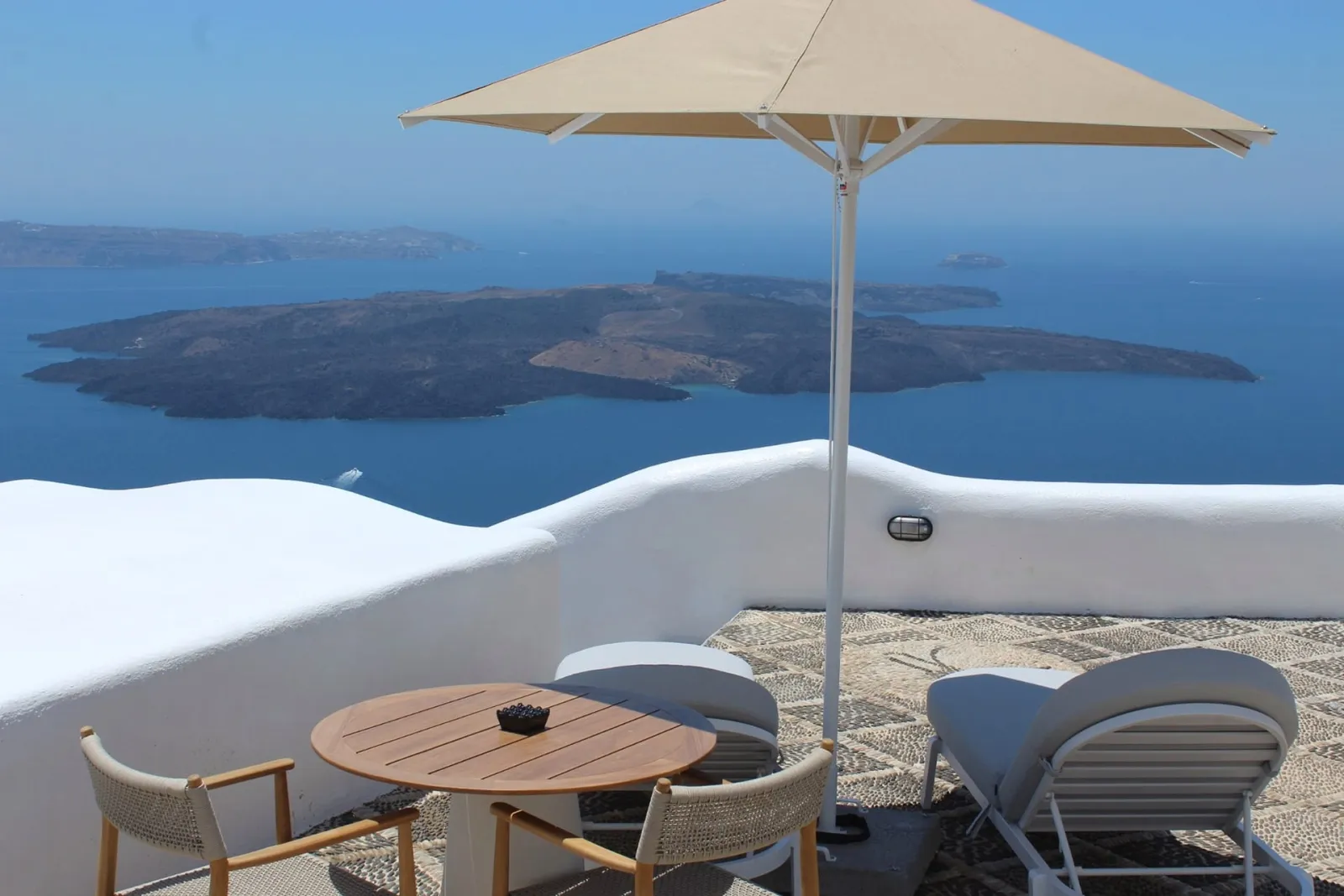 Standard Cave Suite Sea View